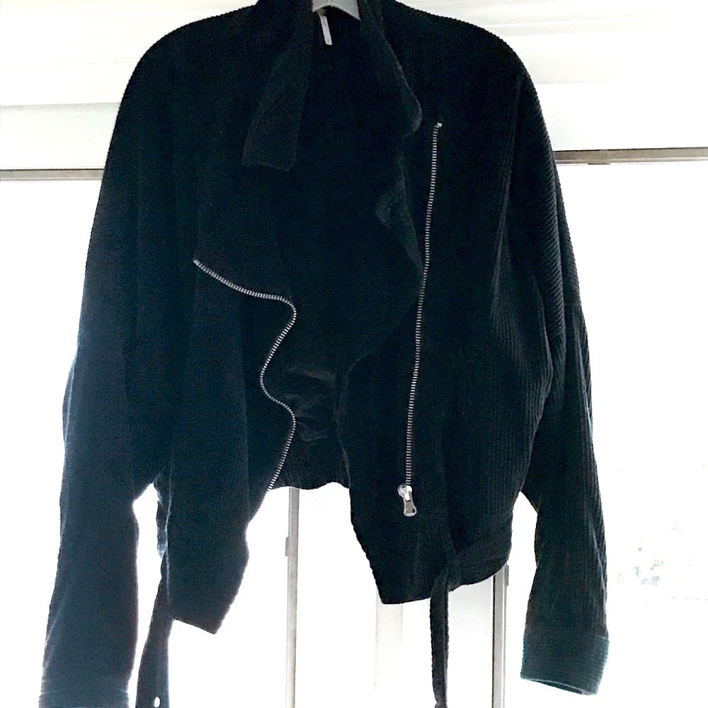 FREE PEOPLE BLACK CORDUROY BOMBER JACKET! 🌹🌹 - Picture 2 of 8